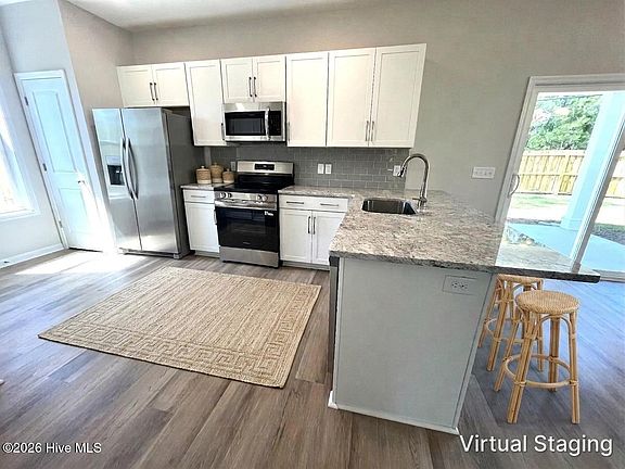 4th image of 1037 Pine Ridge Court