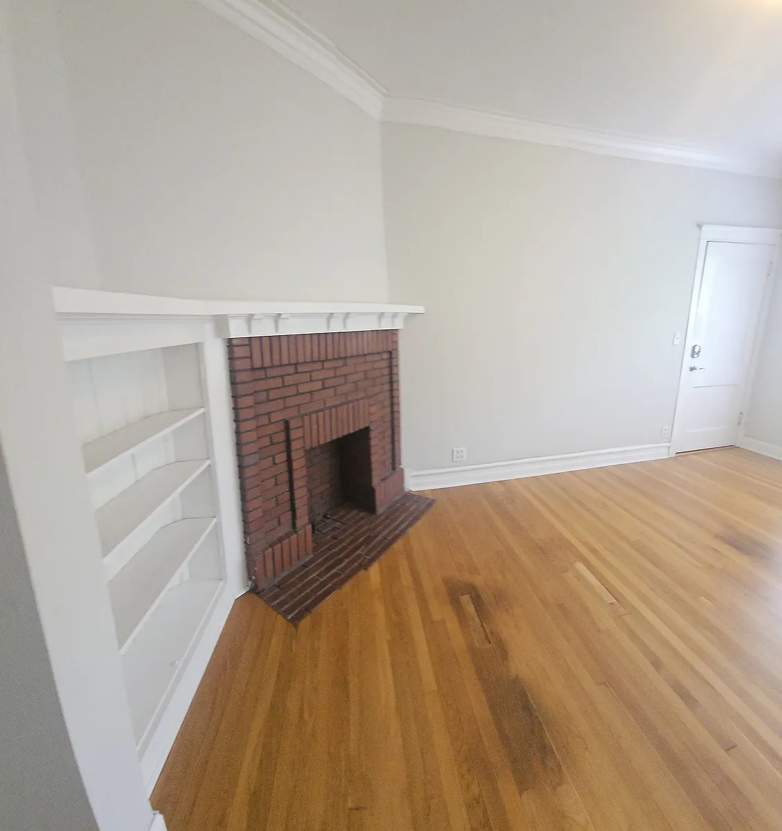Building Photo - 5825 N Wayne Ave #2N