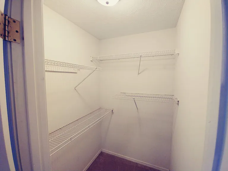 3431 S Kennedy Dr — Photo 7