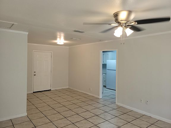 5th image of 126 E Williamson Ave #1
