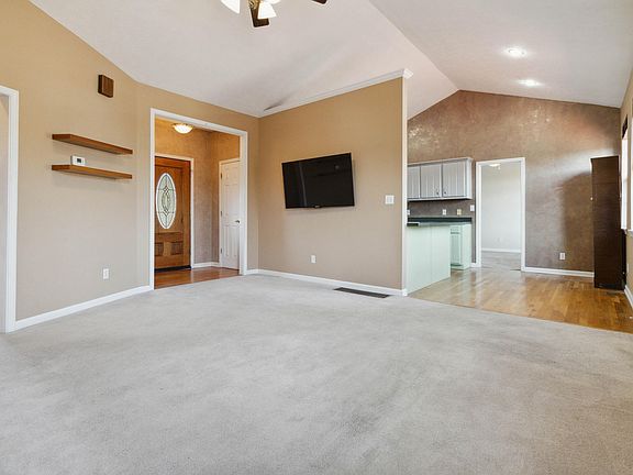 5th image of 149 Cedar Crest Ln