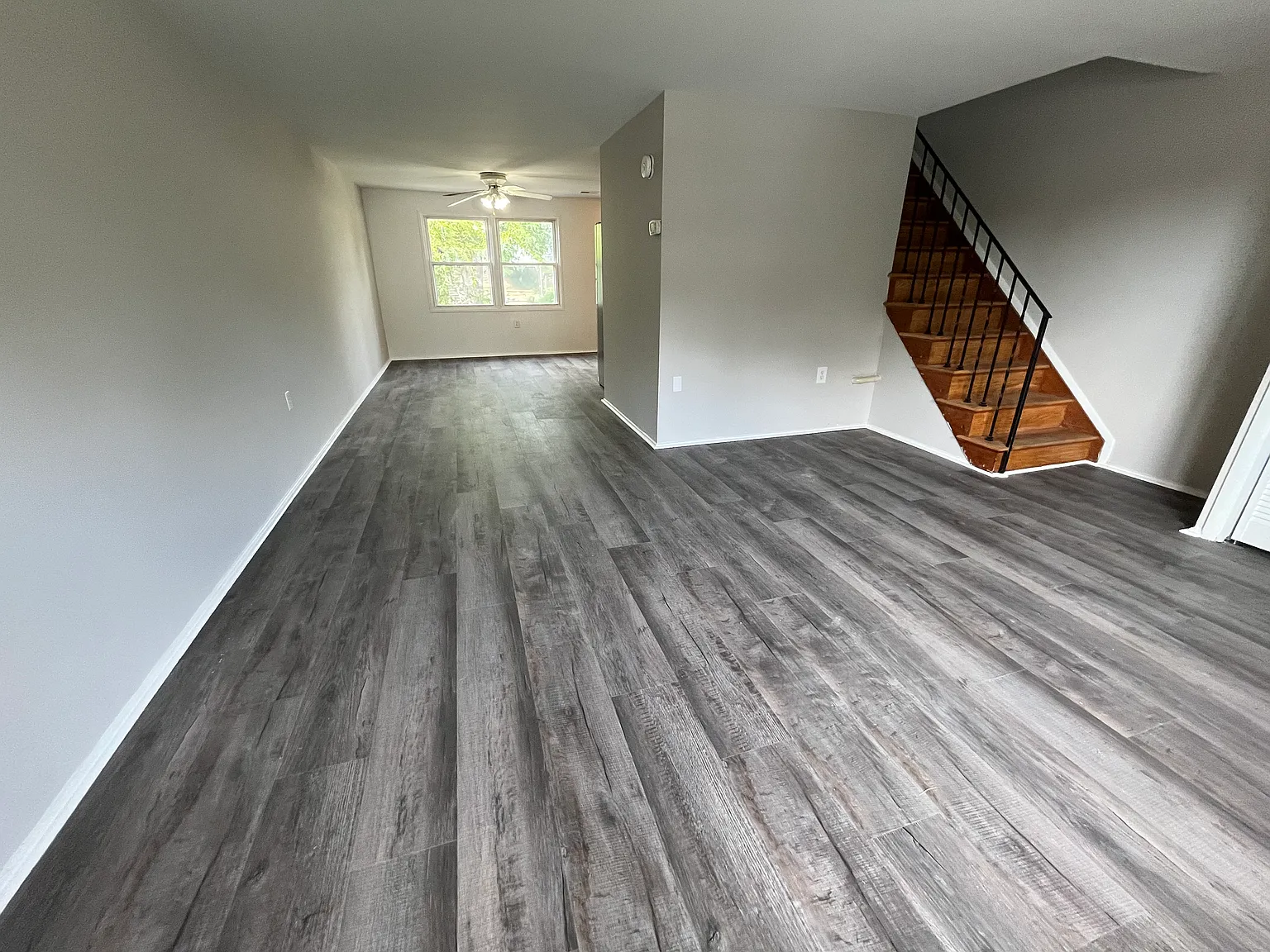 3 bed, 1152 sqft, $2,130 — Photo 4