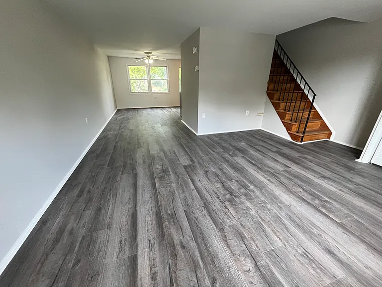 1616 Melby Ct — Photo 4