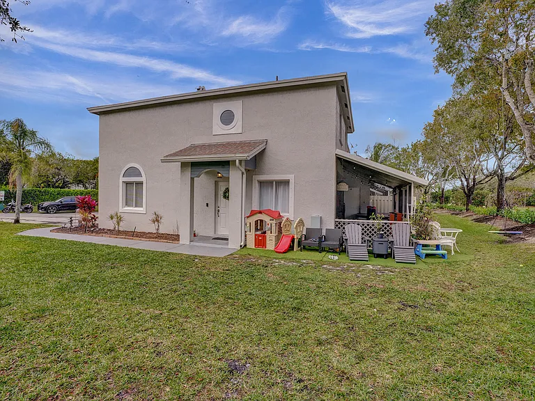 1488 SW 47th Ave — Photo 31