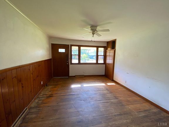 4th image of 1207 Lakeview Dr