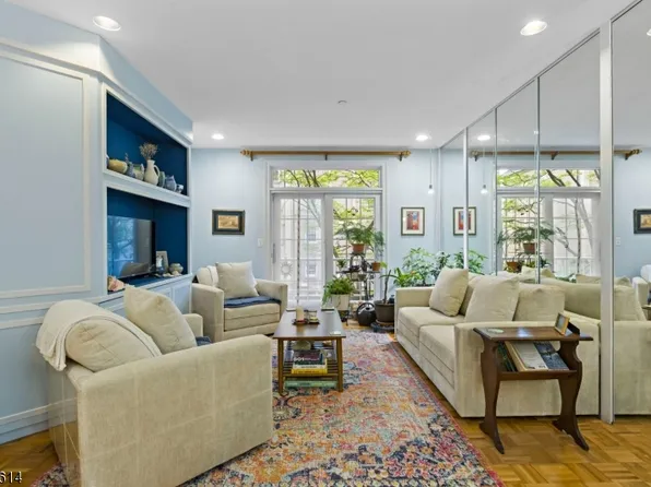20832 Shearwater Ct BLDG 208 #32, Jersey City, NJ 07305
