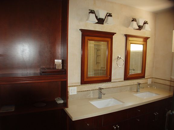 4th image of 4915 Hillcrest Dr