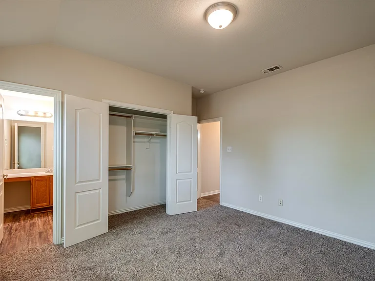 121 Cliff Heights Cir — Photo 23