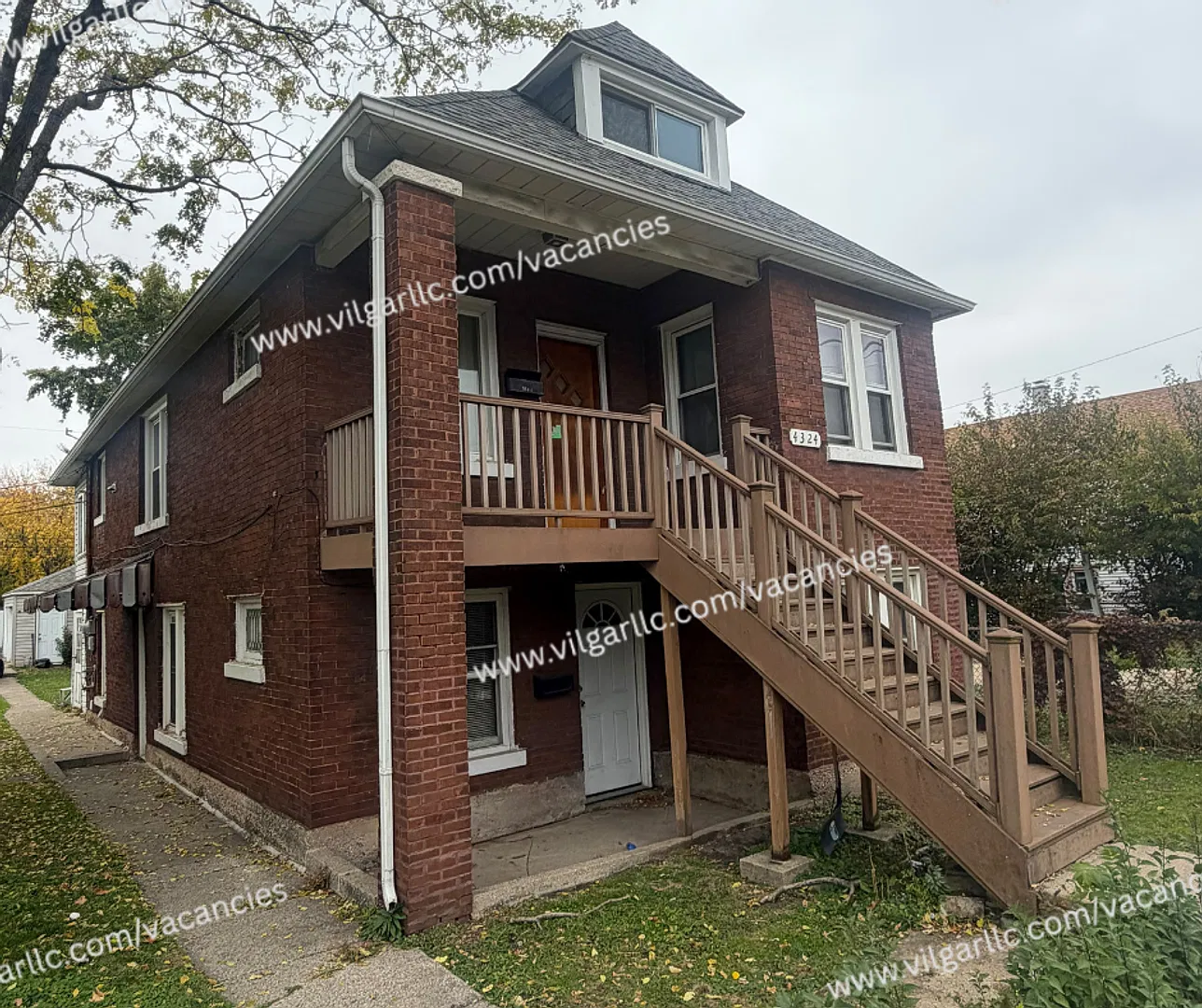 4324 Clark Ave — Photo 2