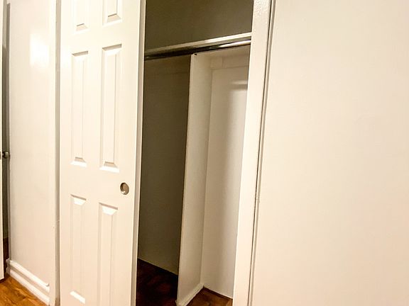 4th image of 309 E 69th St #3EASTR