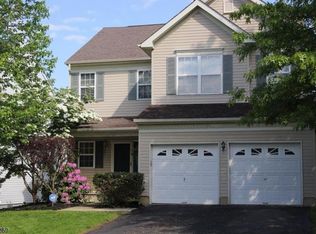 803 Mary Cir, Stewartsville, NJ 08886