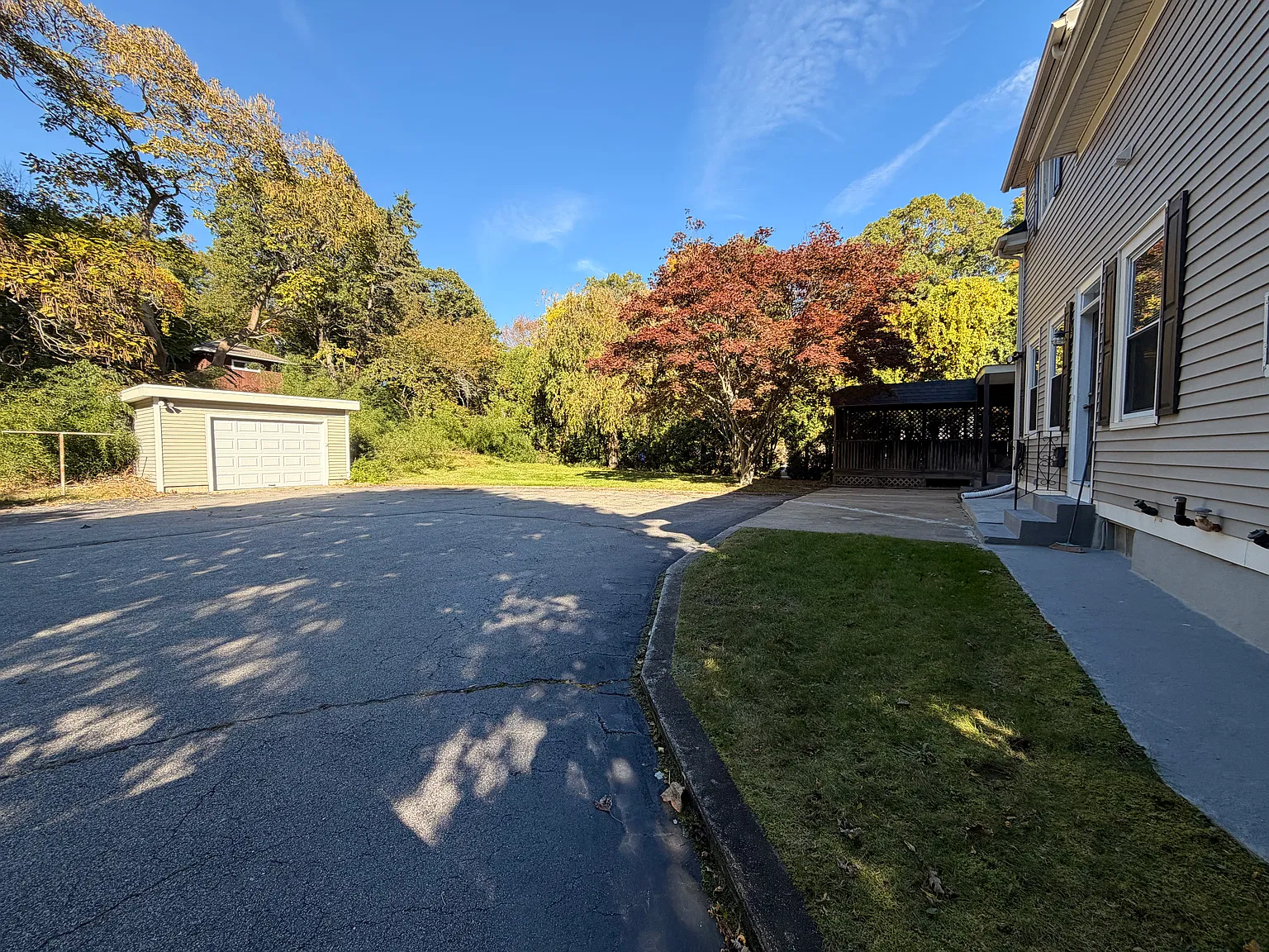 2 bed, $2,000 — Photo 2