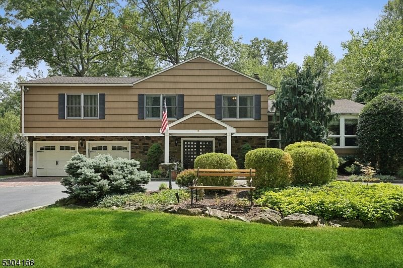 1st image of 6 Brentwood Dr