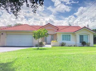 1049 Laguna Springs Dr, Weston, FL 33326