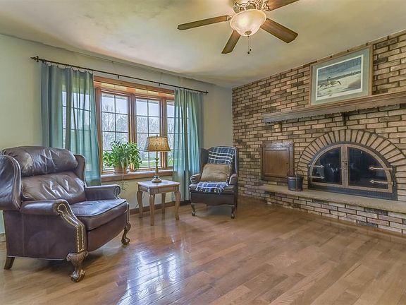 2nd image of 8095 E Hilltop Ct