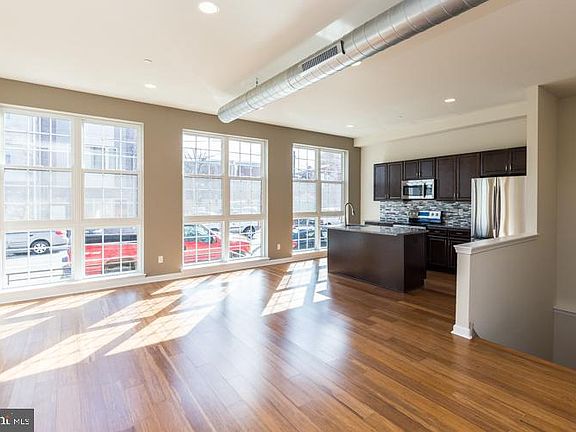 2nd image of 2418-20 Frankford Ave #1