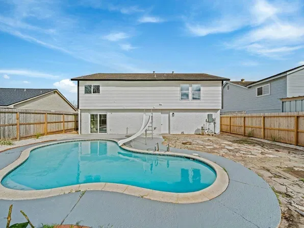 713 Sugar Hill Dr, La Porte, TX 77571