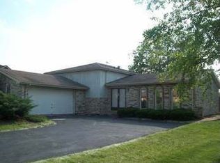 3532 Dale Dr, Crete, IL 60417