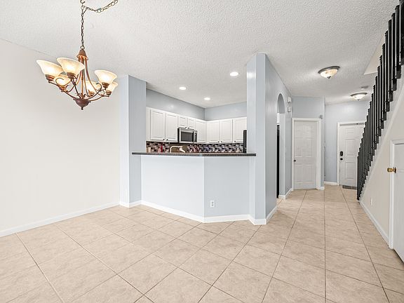 4th image of 4842 Palmbrooke Circle W