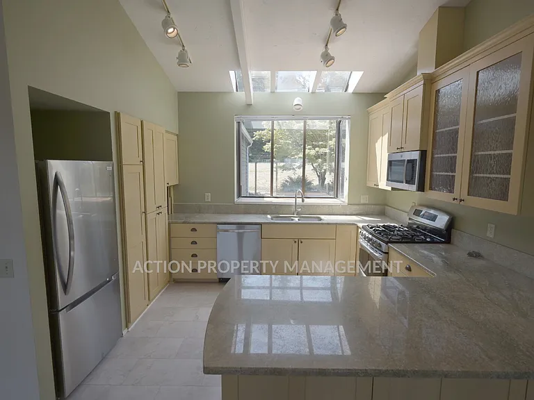 251 Old Schoolhouse Rd — Photo 10