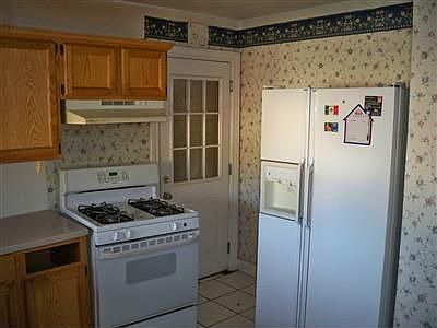 2nd image of 2671 Hawthorne St
