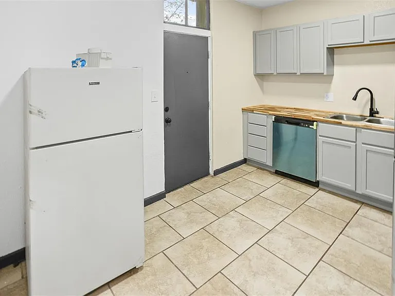 821 Niedringhaus Ave #A — Photo 17