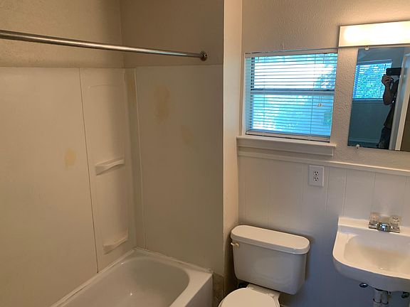 3rd image of 1800 N Elm St #A