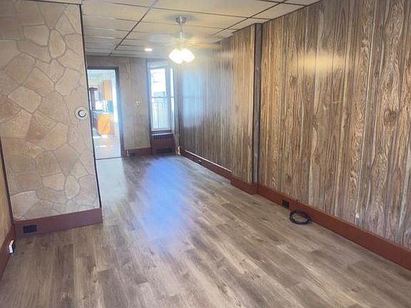 2nd image of 919 Pike St