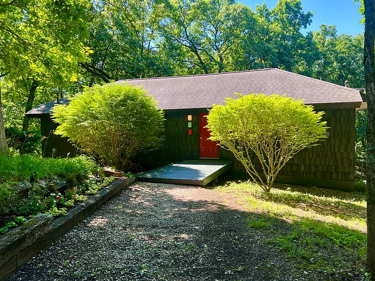 5900 Sylvan Rd — Photo 2