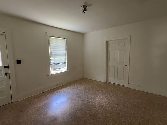4th image of 2620 Liberty Hill Rd