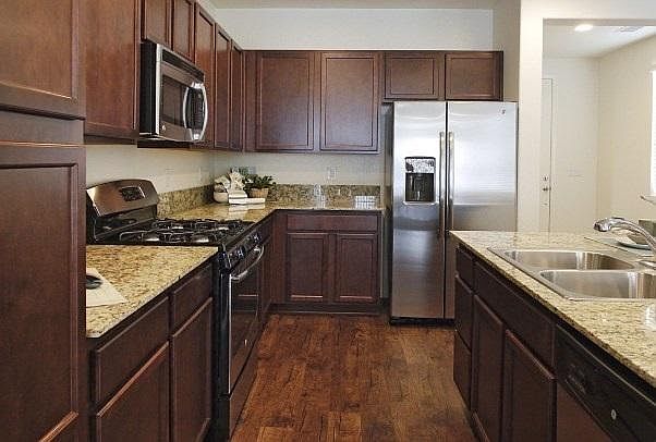 1st image of 2071 Mooncrest Ct