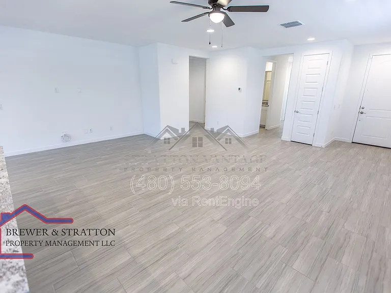 2226 E Kelly Dr — Photo 7