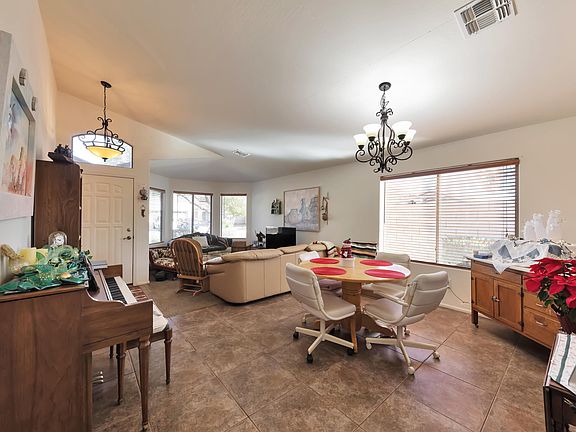5th image of 1387 E Kingman Pl