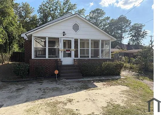 2 bed, 1100 sqft, $1,300 — Photo 1