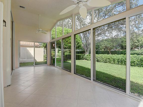 5th image of 6885 Castlemaine Avenue