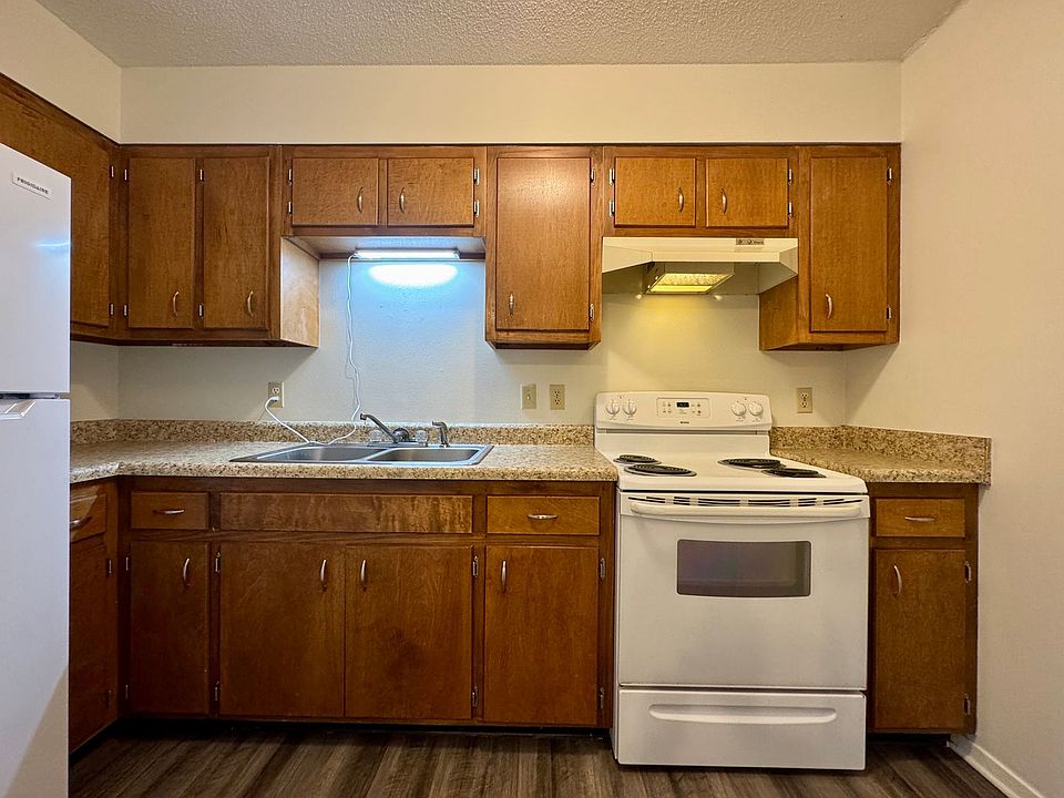 1st image of 1520 E Boswell St #12
