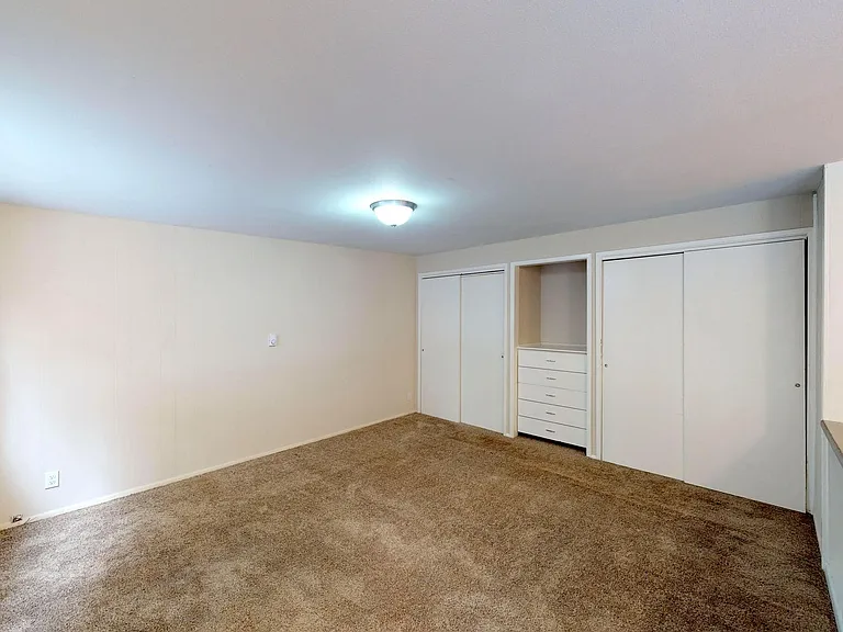 100 W Olympic Pl — Photo 20