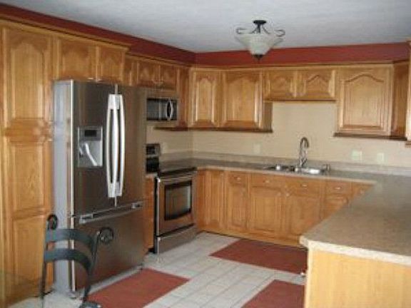3rd image of 462 Golfview Dr