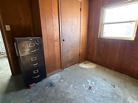 4th image of 1735 Irving St