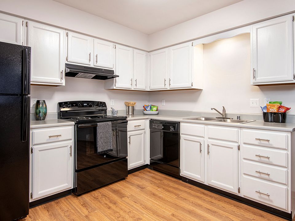Kitchen with black appliance package