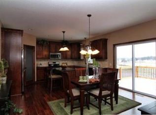 2885 NW Knollridge Dr NW, Prior Lake, MN 55372