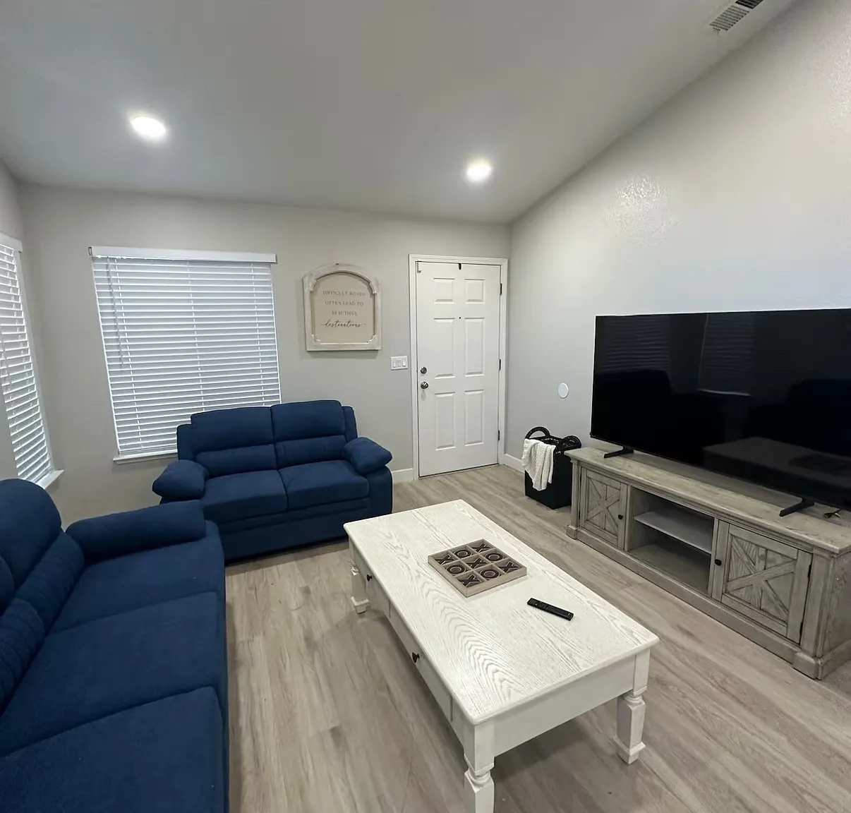3 bed, 1366 sqft, $4,500 — Photo 1