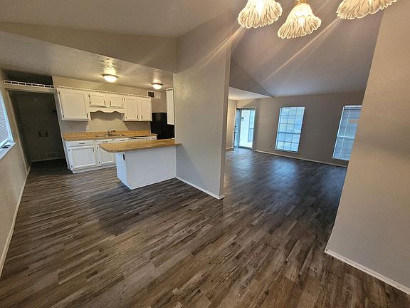 Kitchen, Living room and nook