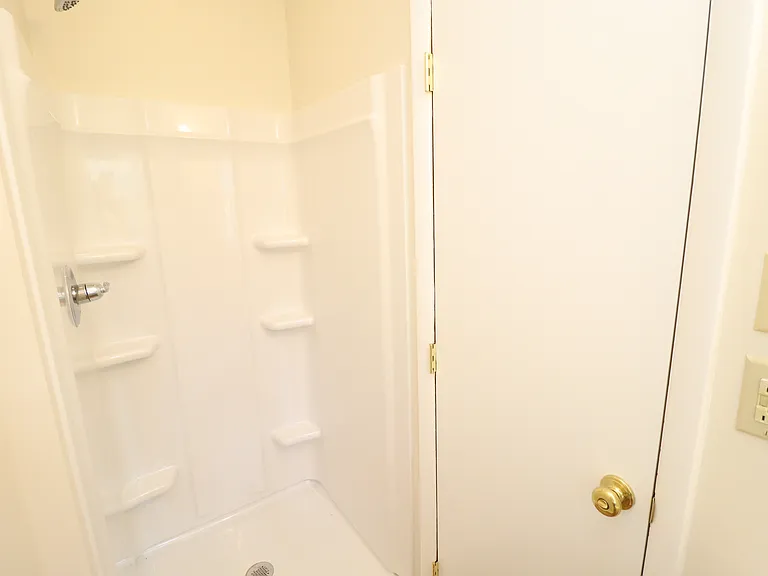 116 Shirley Dr — Photo 25