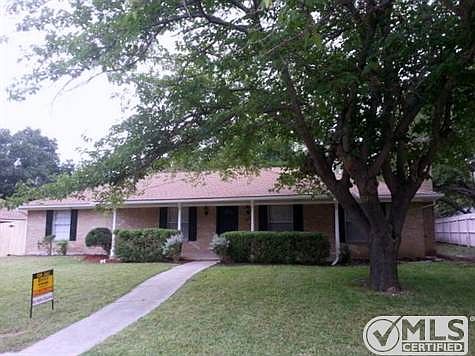 1st image of 1221 Briarbrook Dr