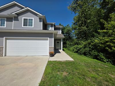 290 Amberwood Dr, Pleasant Hill, IA, 50327
