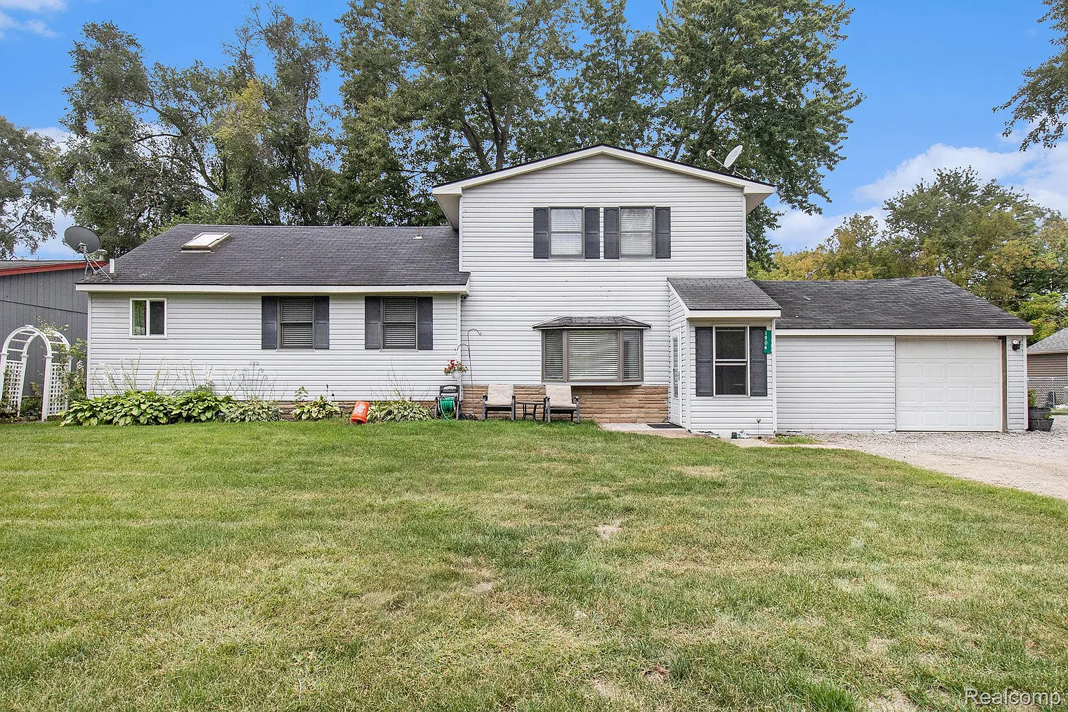 1904 Viola Dr photo 1
