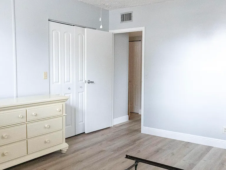 2851 Somerset Dr #116E — Photo 19
