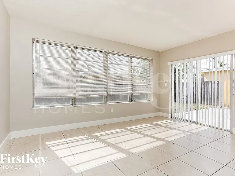7728 Alhambra Blvd — Photo 6