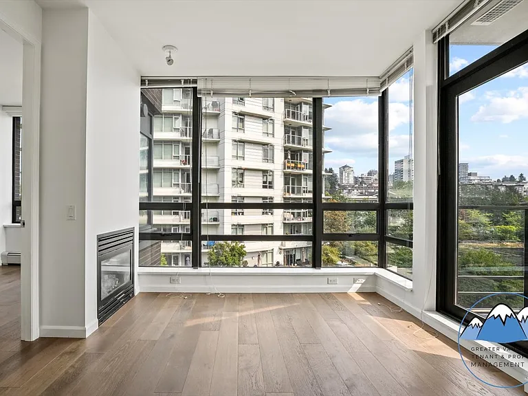 170 W 1st St #801 — Photo 10